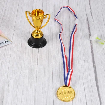 16 шт. Трофейные детские подарки для чулок Наполнители Футбольные медали Детские призы