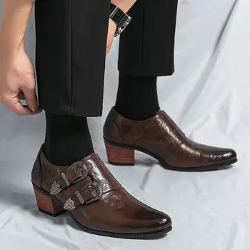 Zapatos Hombre Обувь на увеличенном каблуке для мужчин Скольжение на двойных пряжках Лоферы Искусственная кожа Sapato Социальная обувь Мужчины Мужские мужские B123