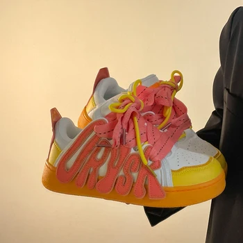 Обувь для женских дизайнерских кроссовок 2023 Весна Осень Мода Мужчины Скейтборд Повседневная теннисная женщина Уличный стиль Дышащая обувь